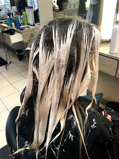 Hair Salon «Cuttin-Loose Hair Salon», reviews and photos, 523 N Krome Ave, Homestead, FL 33030, USA