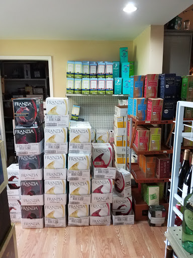 Liquor Store «Cape Vincent Liquor Store», reviews and photos, 154 Lee St, Cape Vincent, NY 13618, USA
