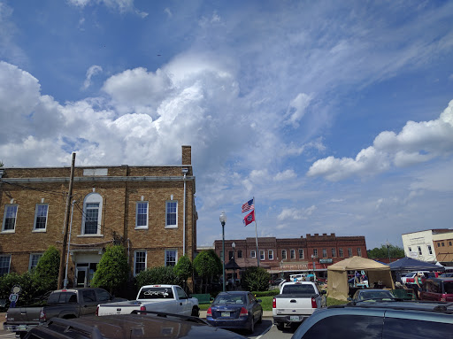 Antique Store «Centerville Marketplace», reviews and photos, 100 Church St, Centerville, TN 37033, USA