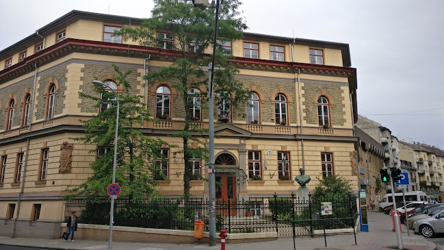 Nyitvatartás: Pannonia Sacra Katolikus Általános Iskola