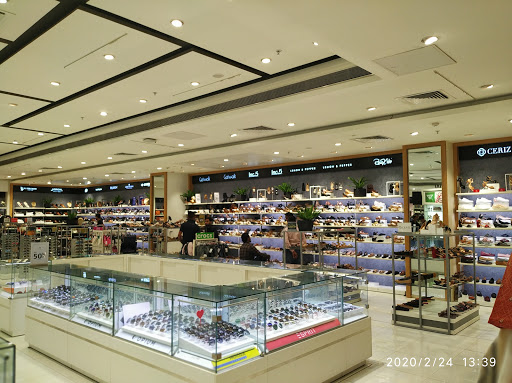 Deccan Gymkhana Champion Sports Pune Aundh Shoppers Stop In Aundh