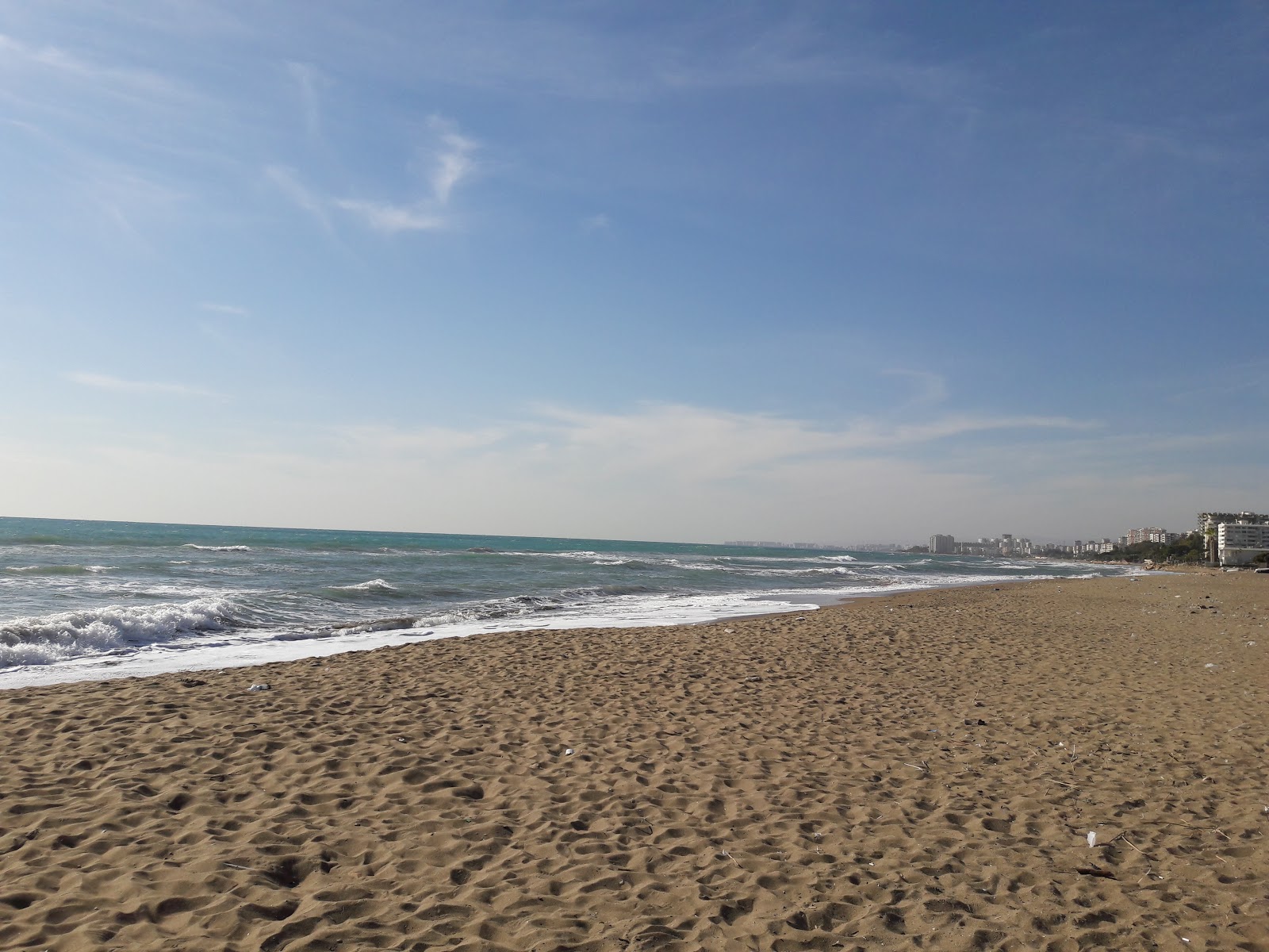 Φωτογραφία του Mezitli beach II παροχές περιοχής