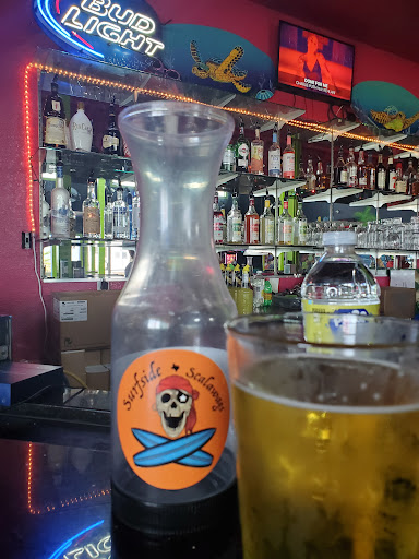 Bar & Grill «Sharkies On The Beach Bar & Grill», reviews and photos, 10 Surf Dr, Surfside Beach, TX 77541, USA