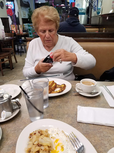 Donut Shop «Liberty Donuts & Coffee Shop», reviews and photos, 2059 Williamsbridge Rd, Bronx, NY 10461, USA