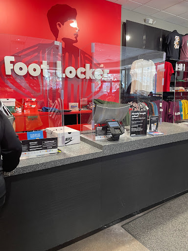 Shoe Store «Foot Locker», reviews and photos, 990 Gulfgate Center Mall, Houston, TX 77087, USA