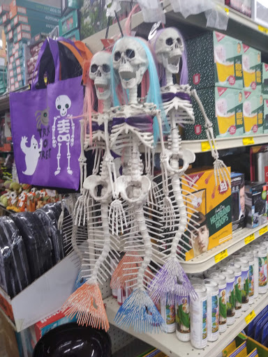 Grocery Store «Grocery Outlet Bargain Market», reviews and photos, 426 W Harder Rd, Hayward, CA 94544, USA