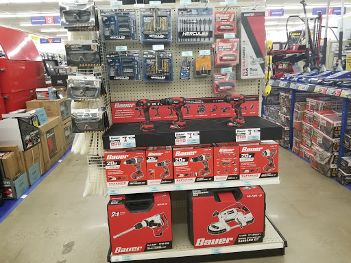 Hardware Store «Harbor Freight Tools», reviews and photos, 2658 Peters Creek Pkwy, Winston-Salem, NC 27127, USA
