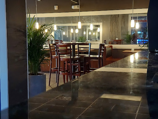 Movie Theater «Edison Park 8 Cinemas», reviews and photos, 2235 Winkler Ave, Fort Myers, FL 33901, USA