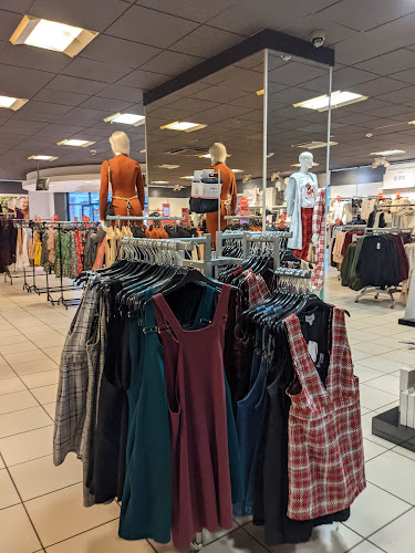 Reviews of New Look in Swansea - Clothing store
