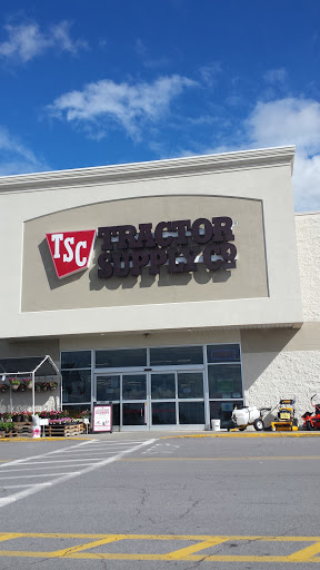 Tractor Supply Co., 4377 Genesee Valley Plaza Rd, Geneseo, NY 14454, USA, 