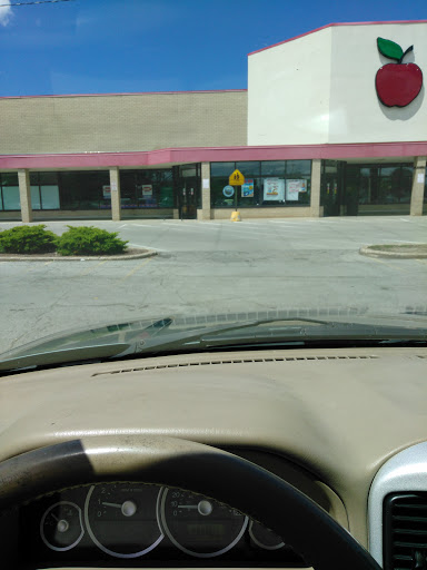 Grocery Store «Apples», reviews and photos, 400 Sheffield Center, Lorain, OH 44055, USA
