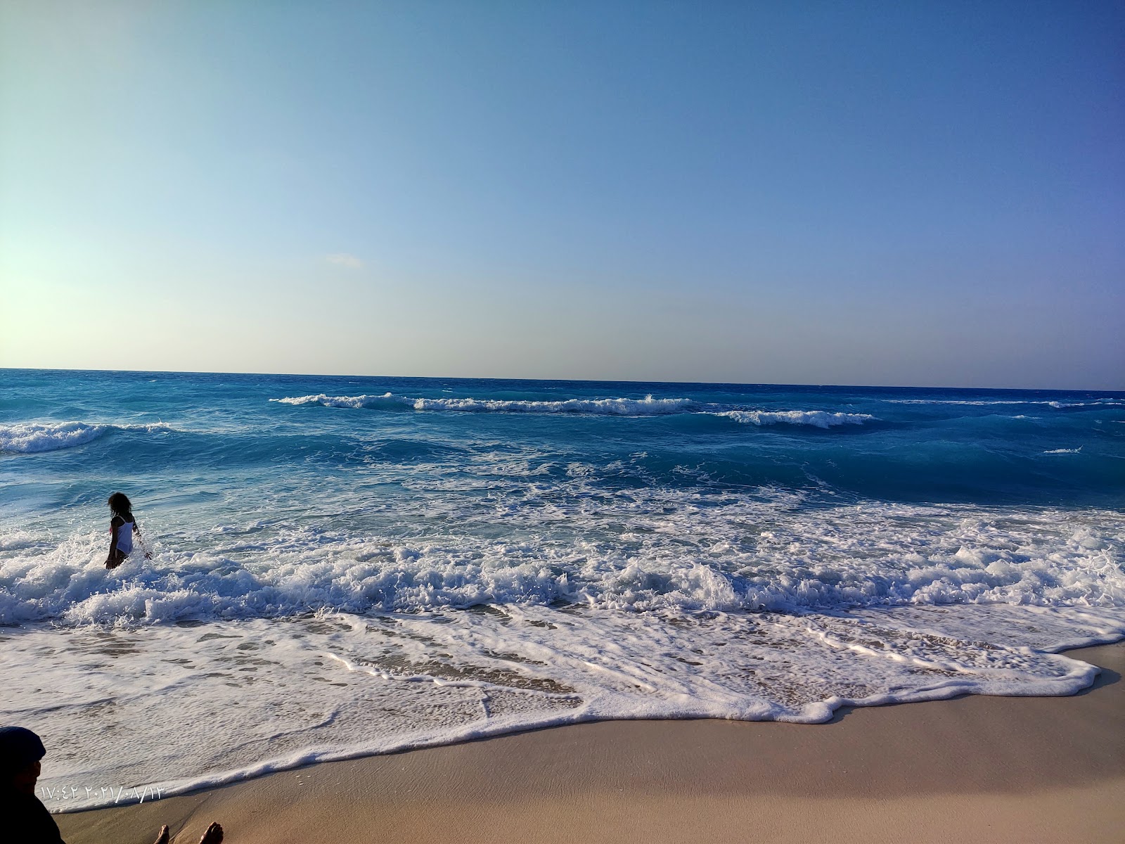 Foto van Al Marwa Beach met recht en lang