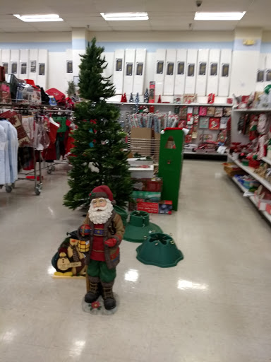 Thrift Store «Goodwill Tampa Store», reviews and photos