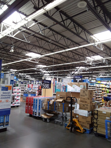 Department Store «Walmart Supercenter», reviews and photos, 415 Industrial Ave, Grinnell, IA 50112, USA