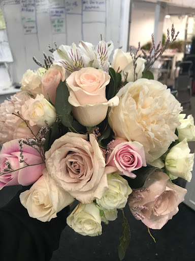 Wholesale Florist «800RoseBig Wholesale Wedding Florist Orange County», reviews and photos, 3849 Birch St, Newport Beach, CA 92660, USA