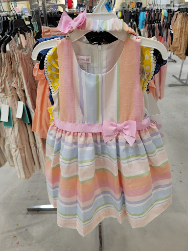 Department Store «Von Maur», reviews and photos, 115 Iowa River Landing Pl, Coralville, IA 52241, USA