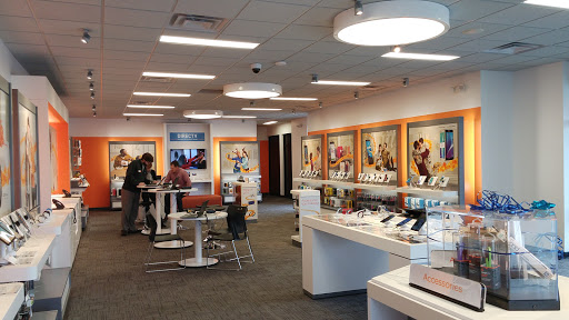 Cell Phone Store «AT&T Authorized Retailer», reviews and photos, 2033 S Neil St, Champaign, IL 61820, USA