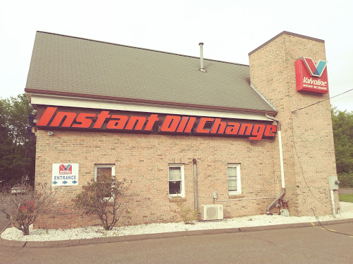Oil Change Service «Valvoline Instant Oil Change», reviews and photos, 1231 Main St, Watertown, CT 06795, USA