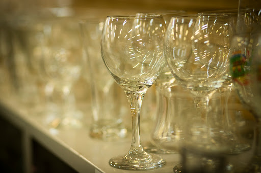 Thrift Store «Snowline Hospice Thrift Store Folsom», reviews and photos, 616 E Bidwell St, Folsom, CA 95630, USA