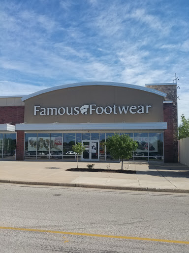 Shoe Store «Famous Footwear», reviews and photos, 1290 E Ireland Rd, South Bend, IN 46614, USA