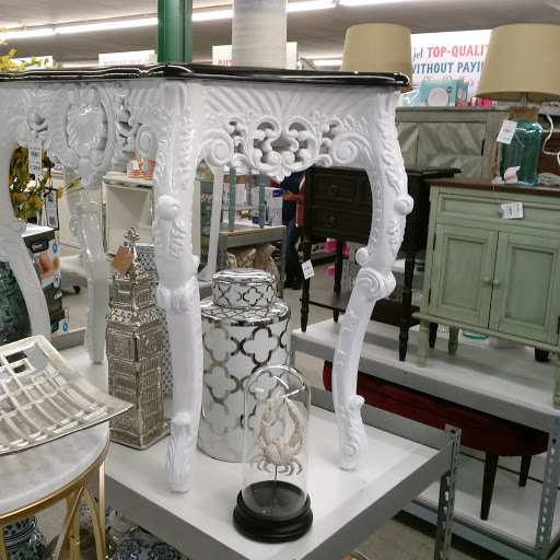 Home Goods Store «Tuesday Morning», reviews and photos, 23855 Hawthorne Blvd, Torrance, CA 90505, USA