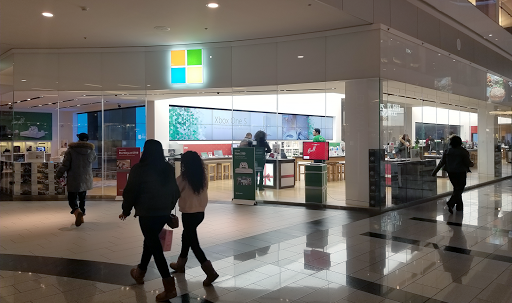 Computer Store «Microsoft Store - Roosevelt Field», reviews and photos, 630 Old Country Rd, Garden City, NY 11530, USA