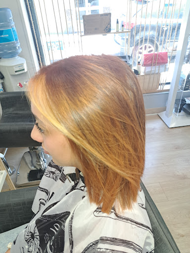 The Stylist Station by Eva en La Línea de La Concepción, Cádiz