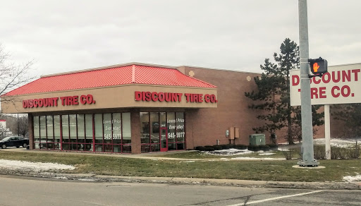 Discount Tire Store - Howell, MI, 3480 E Grand River Ave, Howell, MI 48843, USA, 