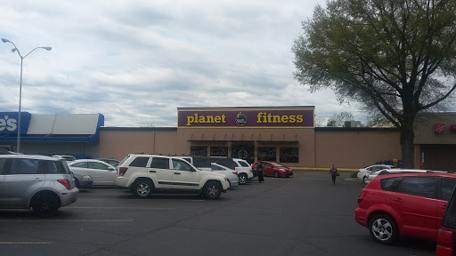 Gym «Planet Fitness», reviews and photos, 2672 Peters Creek Pkwy, Winston-Salem, NC 27127, USA