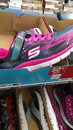 Shoe Store «SKECHERS Factory Outlet», reviews and photos, 5805 Cutting Blvd, El Cerrito, CA 94530, USA