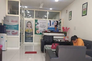 Dr Shiv's Multispeciality Dental Clinic & Implant Center image