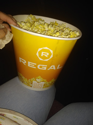 Movie Theater «Regal Cinemas Stockton Holiday 8», reviews and photos, 6262 N W Ln, Stockton, CA 95210, USA