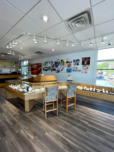 Jewelry Store «Edward Warren Jewelers», reviews and photos, 1610 Cross Creeks Blvd, Pickerington, OH 43147, USA