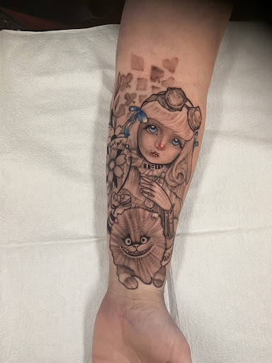 Tattoo Shop «Loose Screw Tattoo», reviews and photos, 3313 W Cary St, Richmond, VA 23221, USA