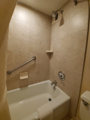 Hotel «DoubleTree by Hilton Hotel Syracuse», reviews and photos, 6301 NY-298, East Syracuse, NY 13057, USA