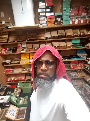 Tobacco Shop «Paradise Island Smoke Shop», reviews and photos, 3316 Snapfinger Rd, Lithonia, GA 30038, USA