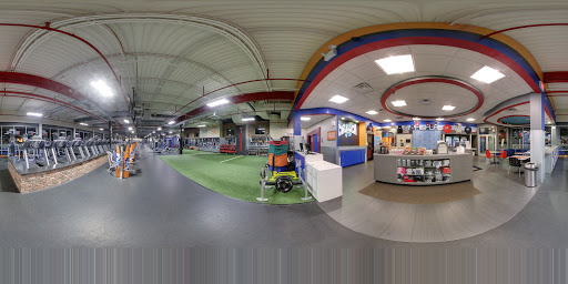 Health Club «Crunch - Staten Island», reviews and photos, 364 Bay St, Staten Island, NY 10301, USA