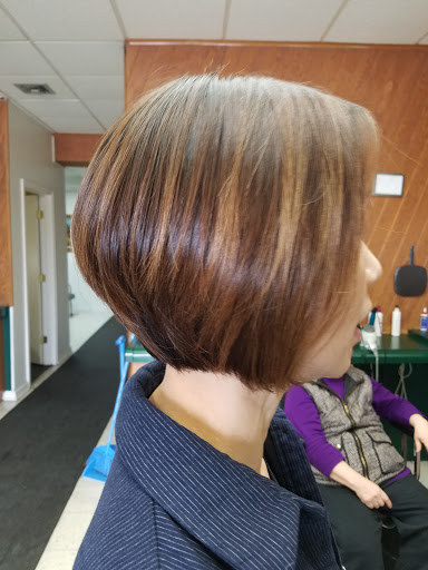 Beauty Salon «Cutz Hair Salon», reviews and photos, 2956 S Rochester Rd, Rochester Hills, MI 48307, USA