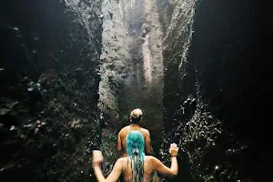 Grudugan waterfall image