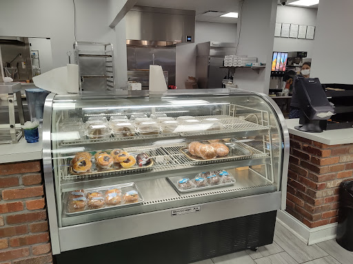 Grocery Store «Market At the Watergate», reviews and photos, 211 Yoakum Pkwy, Alexandria, VA 22304, USA