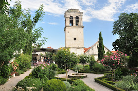 Srednjovjekovni samostanski mediteranski vrt Sv. Lovre