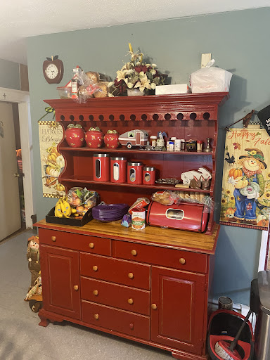 Used Furniture Store «East Bay Consignment», reviews and photos, 656 Metacom Ave, Warren, RI 02885, USA