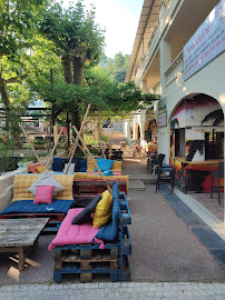 Atmosphère du Restaurant français La Detente à Allègre-les-Fumades - n°2