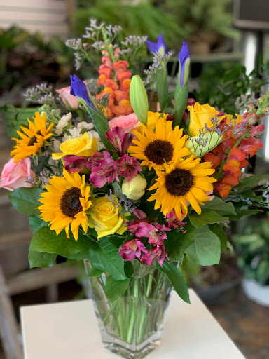 Florist «Artistic Floral», reviews and photos, 878 W Eads Pkwy, Lawrenceburg, IN 47025, USA