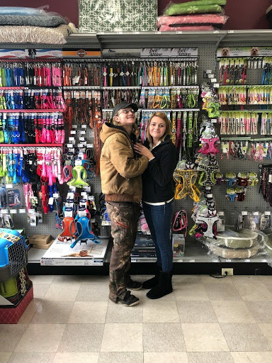 Pet Store «Petland», reviews and photos, 1514 Stonecreek Dr, Pickerington, OH 43147, USA