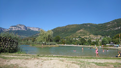 Photo de Plan d'Eau de Challes-les-Eaux Beach avec un rivage spacieux