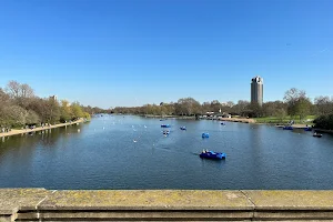 Hyde Park boating image