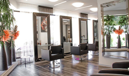 ...der Coiffeur Daniela STUPPNIG SPA BEAUTY LOUNGE In Möllbrücke