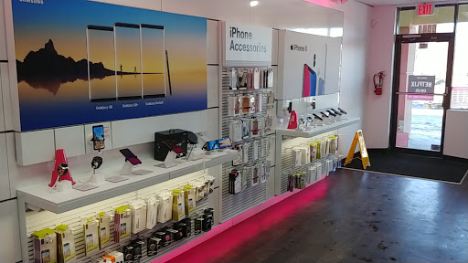 Cell Phone Store «T-Mobile», reviews and photos, 6041 Rochester Rd Suite 5, Troy, MI 48085, USA