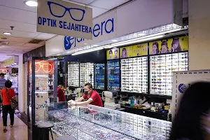 SEJAHTERA OPTICAL & DENTIST image